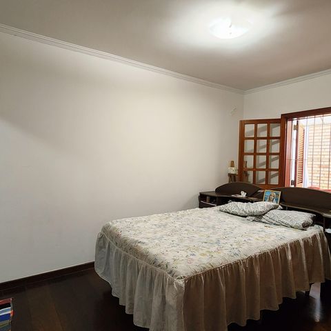 Casa à venda com 330m², 3 quartos e 3 vagas Casa à venda com 330m², 3 quartos e 3 vagasQuarto