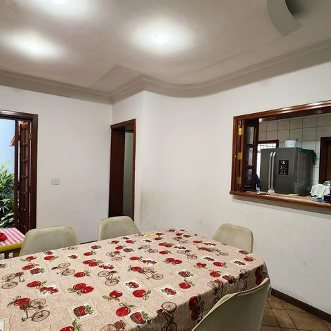 Casa à venda com 330m², 3 quartos e 3 vagas Casa à venda com 330m², 3 quartos e 3 vagasSala de Jantar