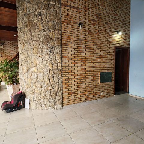 Casa à venda com 330m², 3 quartos e 3 vagas Casa à venda com 330m², 3 quartos e 3 vagasÁrea comum