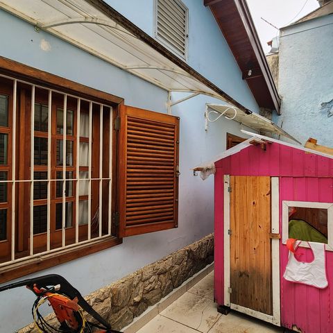 Casa à venda com 330m², 3 quartos e 3 vagas Casa à venda com 330m², 3 quartos e 3 vagasÁrea comum