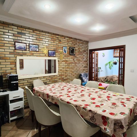 Casa à venda com 330m², 3 quartos e 3 vagas Casa à venda com 330m², 3 quartos e 3 vagasSala de Jantar