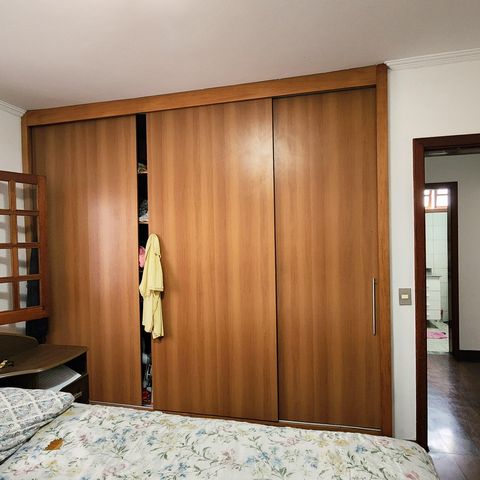 Casa à venda com 330m², 3 quartos e 3 vagas Casa à venda com 330m², 3 quartos e 3 vagasQuarto