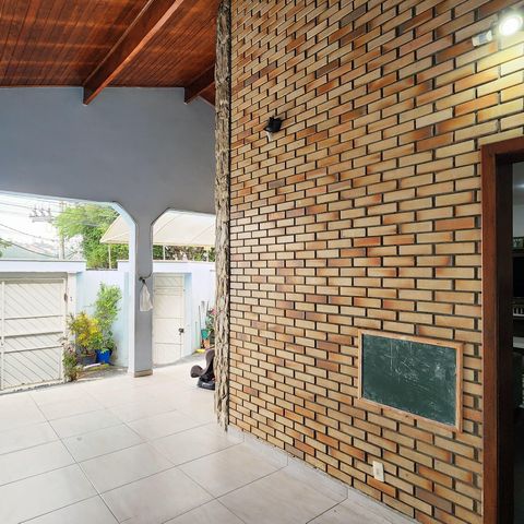 Casa à venda com 330m², 3 quartos e 3 vagas Casa à venda com 330m², 3 quartos e 3 vagasÁrea de Serviço