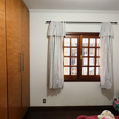 Casa à venda com 330m², 3 quartos e 3 vagas Casa à venda com 330m², 3 quartos e 3 vagasQuarto 2