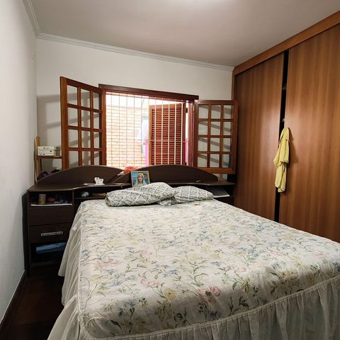 Casa à venda com 330m², 3 quartos e 3 vagas Casa à venda com 330m², 3 quartos e 3 vagasQuarto