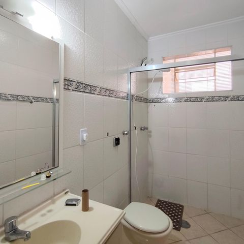 Casa à venda com 295m², 3 quartos e 4 vagas Casa à venda com 295m², 3 quartos e 4 vagasBanheiro