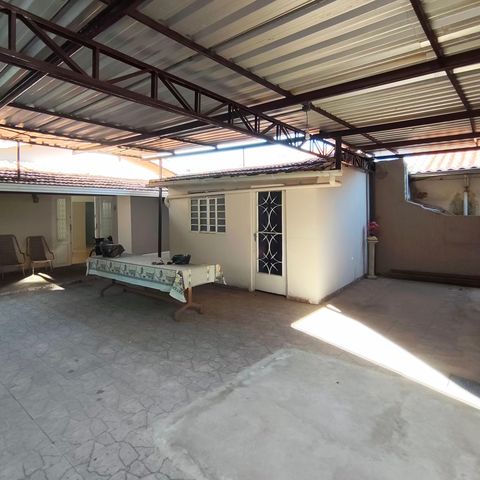 Casa à venda com 295m², 3 quartos e 4 vagas Casa à venda com 295m², 3 quartos e 4 vagasQuintal