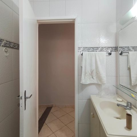 Casa à venda com 295m², 3 quartos e 4 vagas Casa à venda com 295m², 3 quartos e 4 vagasBanheiro