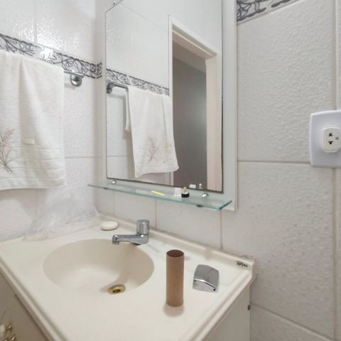 Casa à venda com 295m², 3 quartos e 4 vagas Casa à venda com 295m², 3 quartos e 4 vagasBanheiro