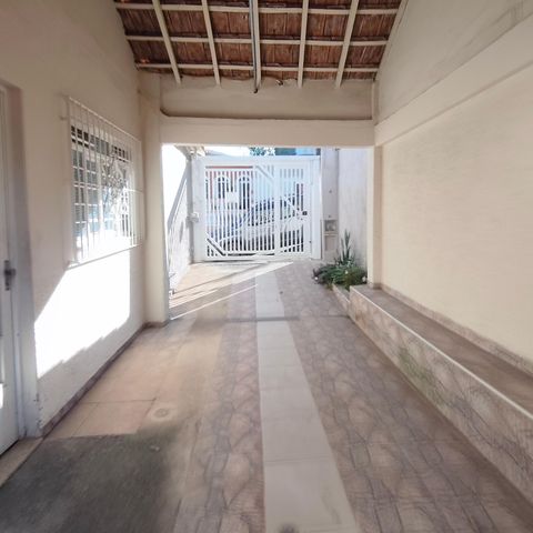 Casa à venda com 295m², 3 quartos e 4 vagas Casa à venda com 295m², 3 quartos e 4 vagasQuintal