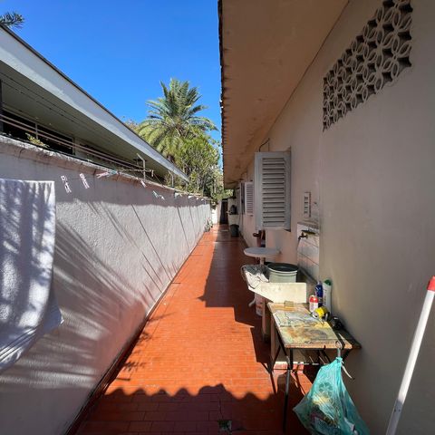Casa à venda com 367m², 3 quartos e 4 vagas Casa à venda com 367m², 3 quartos e 4 vagasÁrea comum