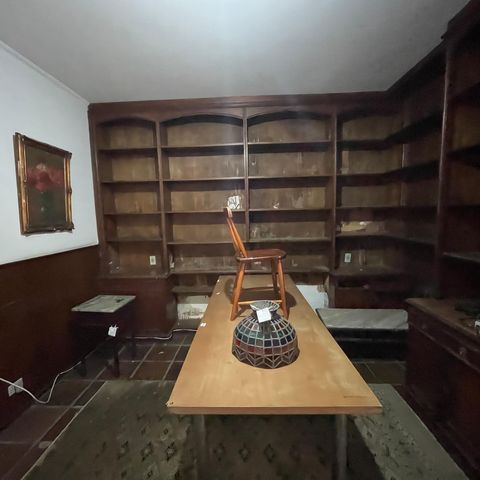 Casa à venda com 367m², 3 quartos e 4 vagas Casa à venda com 367m², 3 quartos e 4 vagasEscritório