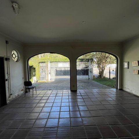 Casa à venda com 367m², 3 quartos e 4 vagas Casa à venda com 367m², 3 quartos e 4 vagasÁrea comum
