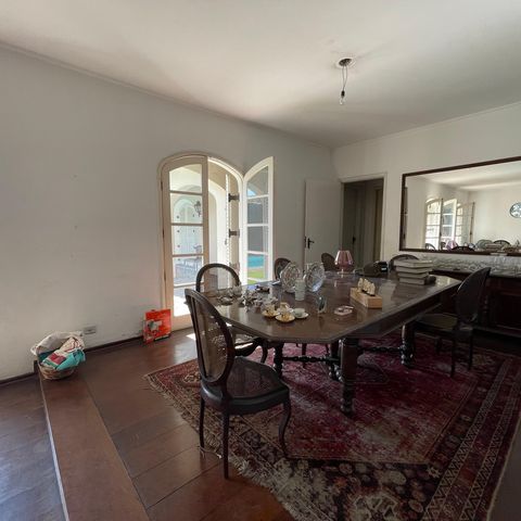 Casa à venda com 367m², 3 quartos e 4 vagas Casa à venda com 367m², 3 quartos e 4 vagasSala