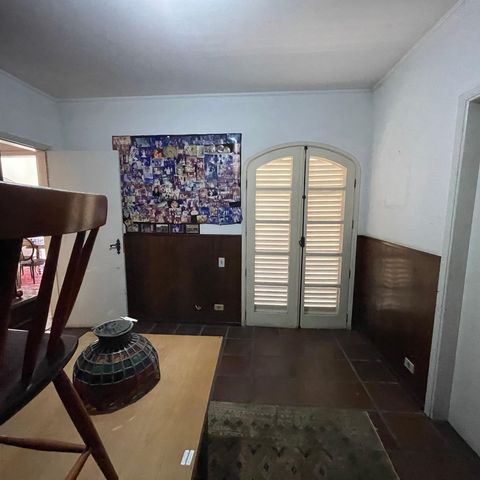 Casa à venda com 367m², 3 quartos e 4 vagas Casa à venda com 367m², 3 quartos e 4 vagasEscritório