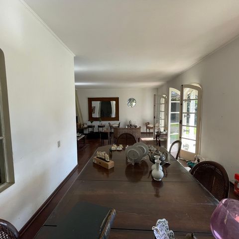 Casa à venda com 367m², 3 quartos e 4 vagas Casa à venda com 367m², 3 quartos e 4 vagasSala