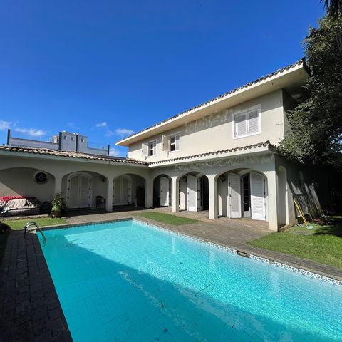 Casa à venda com 367m², 3 quartos e 4 vagas Casa à venda com 367m², 3 quartos e 4 vagasÁrea comum