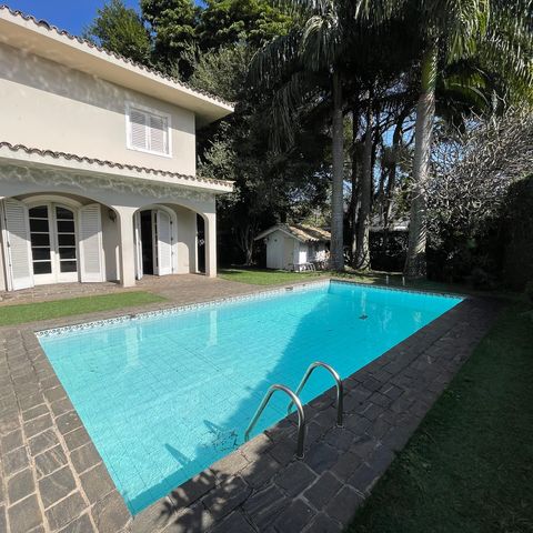 Casa à venda com 367m², 3 quartos e 4 vagas Casa à venda com 367m², 3 quartos e 4 vagasÁrea comum