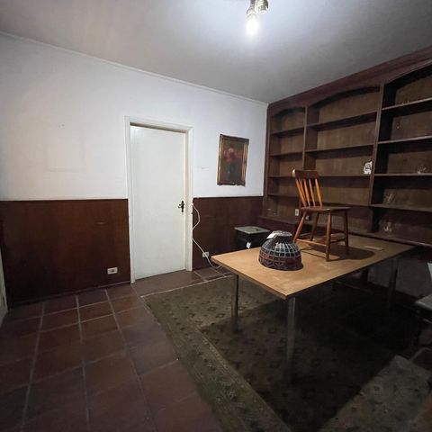 Casa à venda com 367m², 3 quartos e 4 vagas Casa à venda com 367m², 3 quartos e 4 vagasEscritório