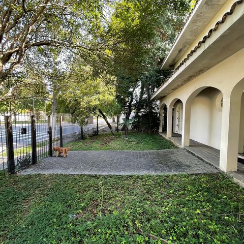 Casa à venda com 367m², 3 quartos e 4 vagas Casa à venda com 367m², 3 quartos e 4 vagasÁrea comum