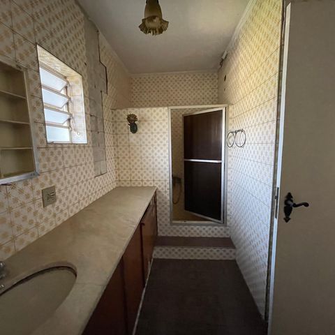 Casa à venda com 367m², 3 quartos e 4 vagas Casa à venda com 367m², 3 quartos e 4 vagasBanheiro 2