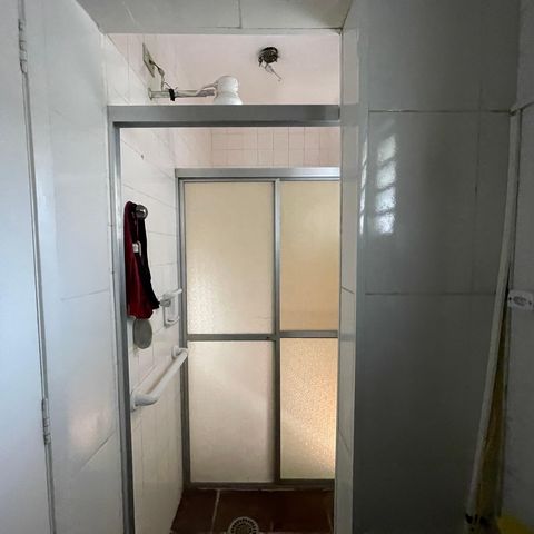 Casa à venda com 367m², 3 quartos e 4 vagas Casa à venda com 367m², 3 quartos e 4 vagasBanheiro 4