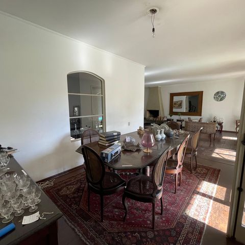 Casa à venda com 367m², 3 quartos e 4 vagas Casa à venda com 367m², 3 quartos e 4 vagasSala