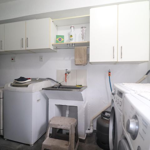 Casa à venda com 348m², 3 quartos e 12 vagasCasa 2 - Àrea de serviço