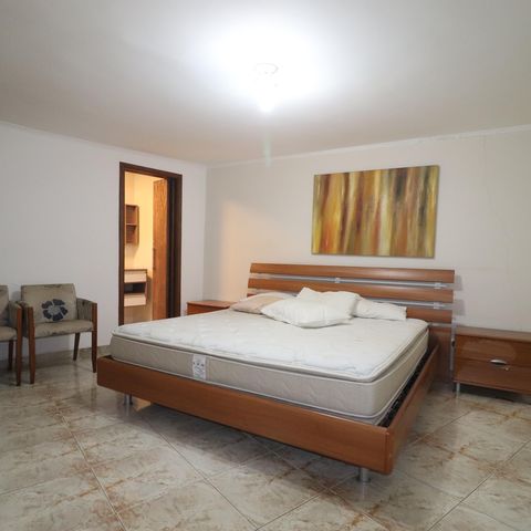 Casa à venda com 348m², 3 quartos e 12 vagasCasa 1 - Quarto 1 suíte