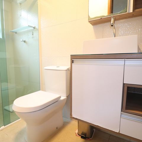 Casa à venda com 348m², 3 quartos e 12 vagasCasa 1 - Banheiro Quarto 1 suíte