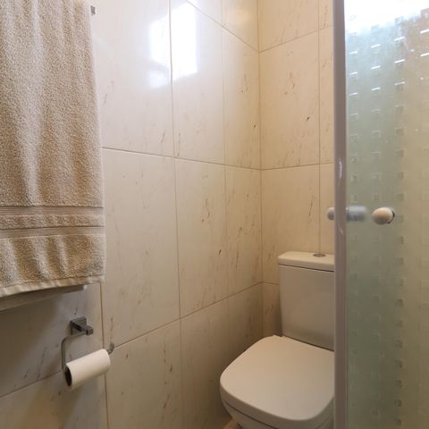 Casa à venda com 348m², 3 quartos e 12 vagasCasa 2 - Banheiro