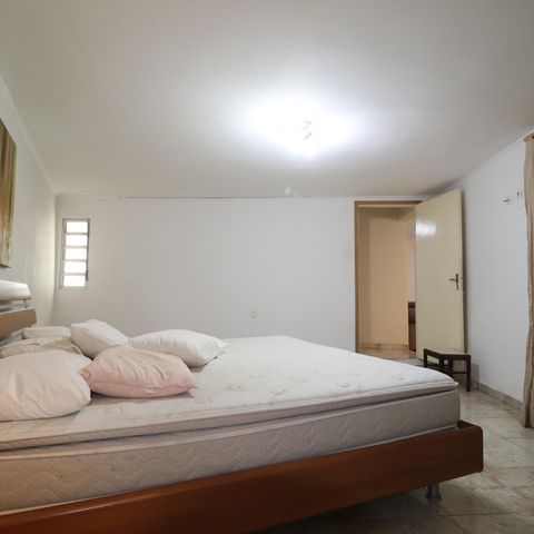 Casa à venda com 348m², 3 quartos e 12 vagasCasa 1 - Quarto 1 suíte