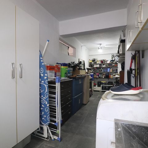 Casa à venda com 348m², 3 quartos e 12 vagasCasa 2 - Àrea de serviço