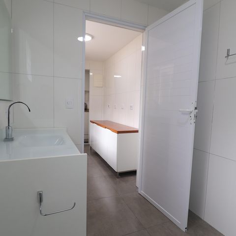 Casa à venda com 348m², 3 quartos e 12 vagasCasa 1 - Banheiro 2