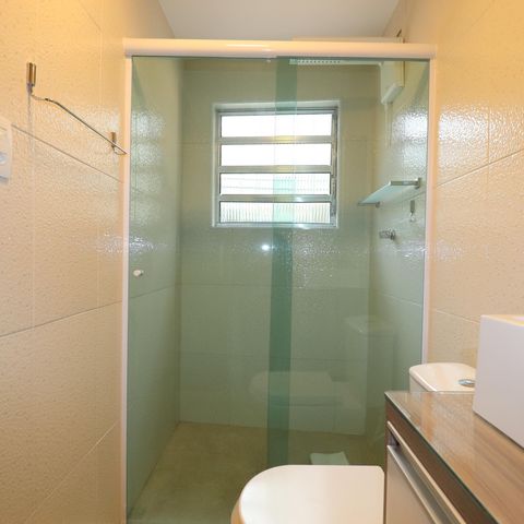 Casa à venda com 348m², 3 quartos e 12 vagasCasa 1 - Banheiro Quarto 1 suíte