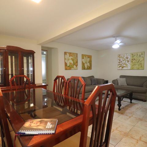 Casa à venda com 348m², 3 quartos e 12 vagasCasa 1 - Sala