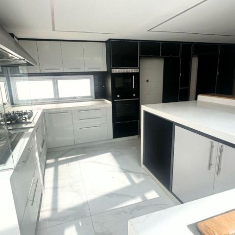 Casa de condomínio à venda com 372m², 7 quartos e 5 vagas