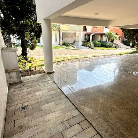 Casa de condomínio à venda com 372m², 7 quartos e 5 vagas
