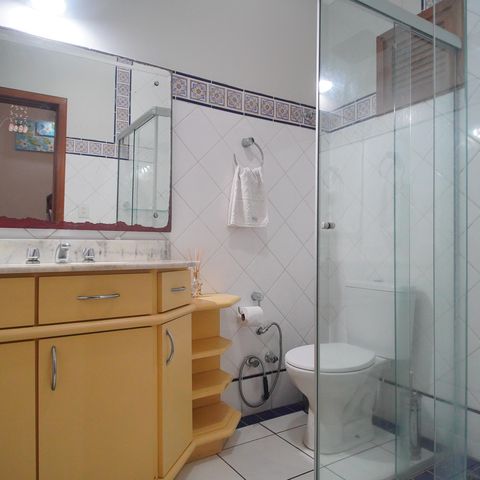 Casa à venda com 175m², 3 quartos e 2 vagasBanheiro Social