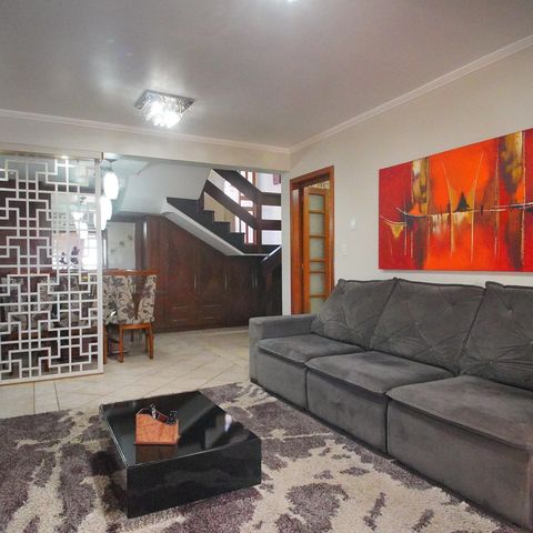 Casa à venda com 175m², 3 quartos e 2 vagasSala
