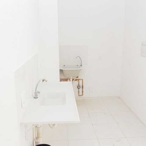 Apartamento à venda com 34m², 2 quartos e sem vaga Apartamento à venda com 34m², 2 quartos e sem vagaCozinha e Área de Serviço