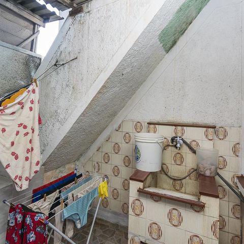 Casa à venda com 400m², 6 quartos e 2 vagasCasa 1 -  Área de serviço