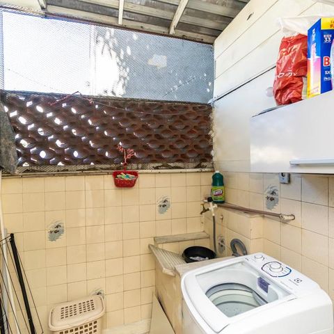 Casa à venda com 400m², 6 quartos e 2 vagasCasa 3 - Área de serviço
