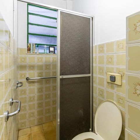 Casa à venda com 400m², 6 quartos e 2 vagasCasa 4 - Banheiro social