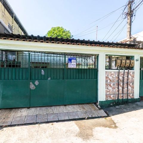 Casa à venda com 400m², 6 quartos e 2 vagasFachada