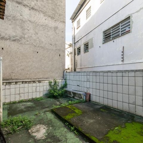 Casa à venda com 400m², 6 quartos e 2 vagasCasa - Quintal dos fundos