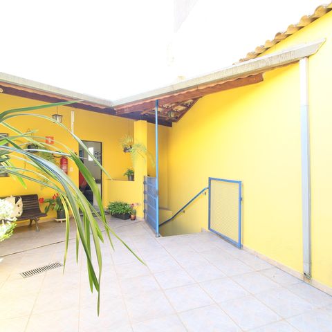 Casa à venda com 300m², 2 quartos e 12 vagasQuintal