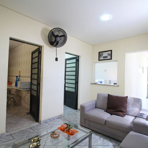 Casa à venda com 300m², 2 quartos e 12 vagasSala