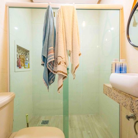 Casa de condomínio à venda com 270m², 4 quartos e 2 vagas Casa de condomínio à venda com 270m², 4 quartos e 2 vagasBanheiro da Suíte 2
