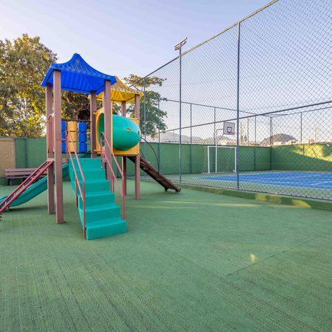 Casa de condomínio à venda com 270m², 4 quartos e 2 vagas Casa de condomínio à venda com 270m², 4 quartos e 2 vagasÁrea comum